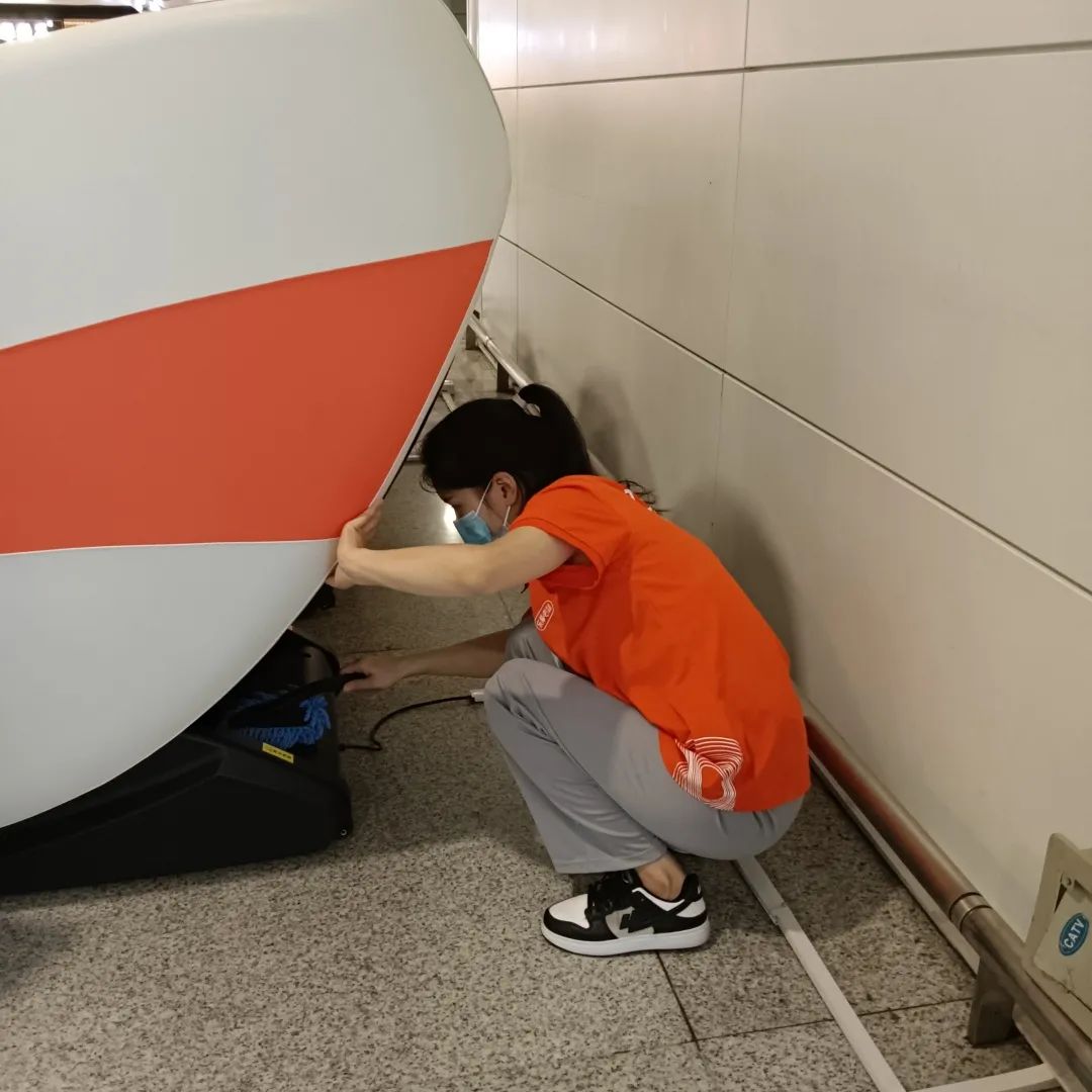 高标准、严要求!守护机场公众卫生环境,乐摩吧在行动! 高标准、严要求!守护机场公众卫生环境,乐摩吧在行动!